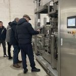 Varme bonvenigas eksterlandajn klientojn viziti nian kompanion por inspekti sekundaran balan ekipaĵon