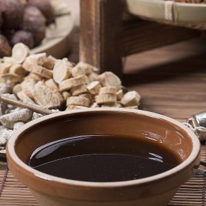 Aŭtomata miksita likva produkto pleniganta pakmaŝinon