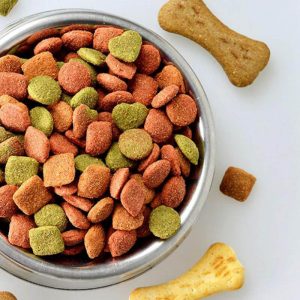 Aŭtomata produktadlinio de pakado de pakaj manĝaĵoj por dorlotbestoj